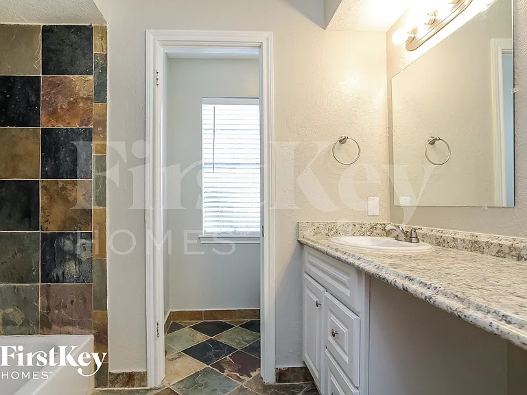 11914 Gardenglen Dr — Photo 13