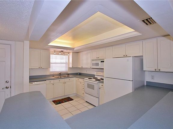 2nd image of 131 Bluff View Dr APT 408
