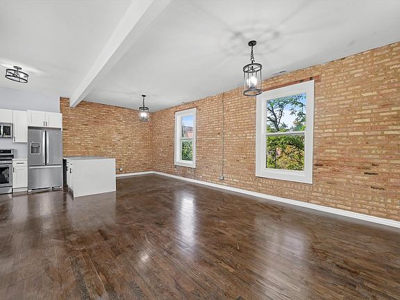 3rd image of 2648 N Washtenaw Ave APT 3