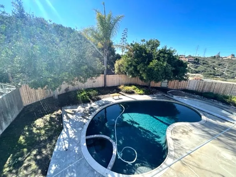 526 Trailridge Dr — Photo 18