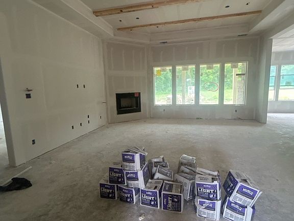 5th image of 903 Carswell Ct
