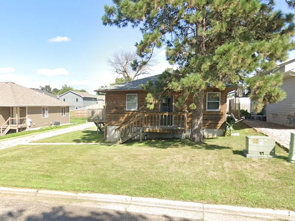 708 N Harrington Ave