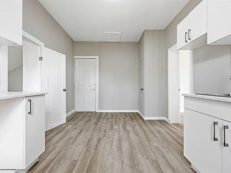 131 Margaret Ave #5 — Photo 4