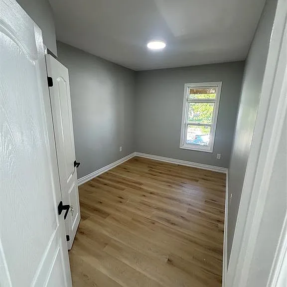 945 Wellington Ave #2 — Photo 5