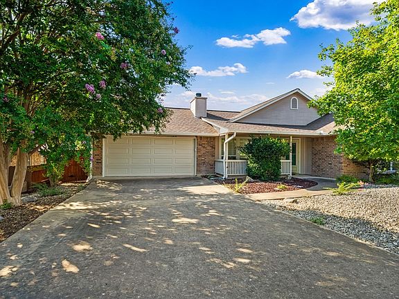 4th image of 619 Oak Valley Dr