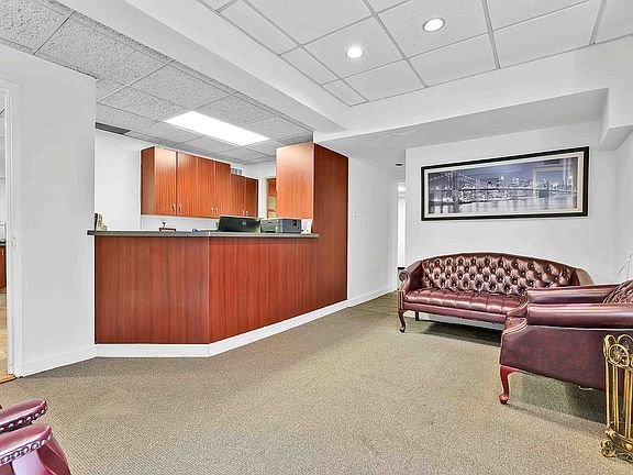3rd image of 6940 Yellowstone Blvd