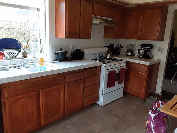 5th image of 37654 42nd St E