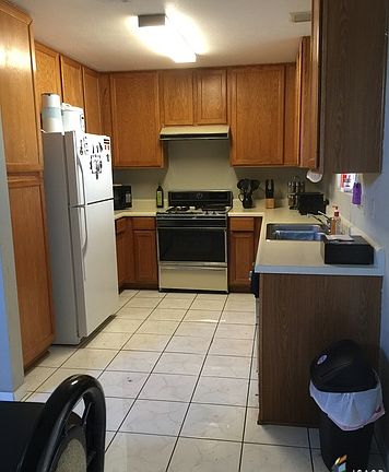 3rd image of 172 Southwind Dr