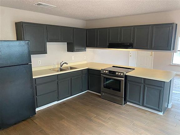 5th image of 2547 Corian Glen Dr