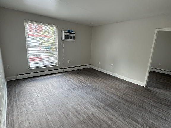 2nd image of 911 Rogers Pl