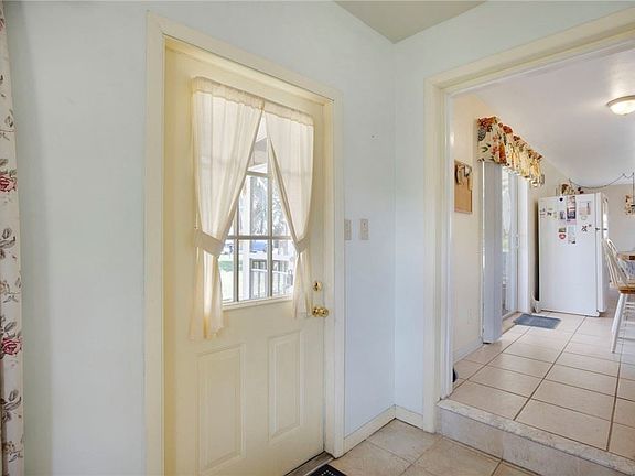 4th image of 9860 River Dr