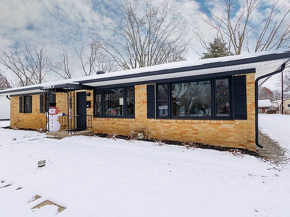 4th image of 1945 Danbury Dr