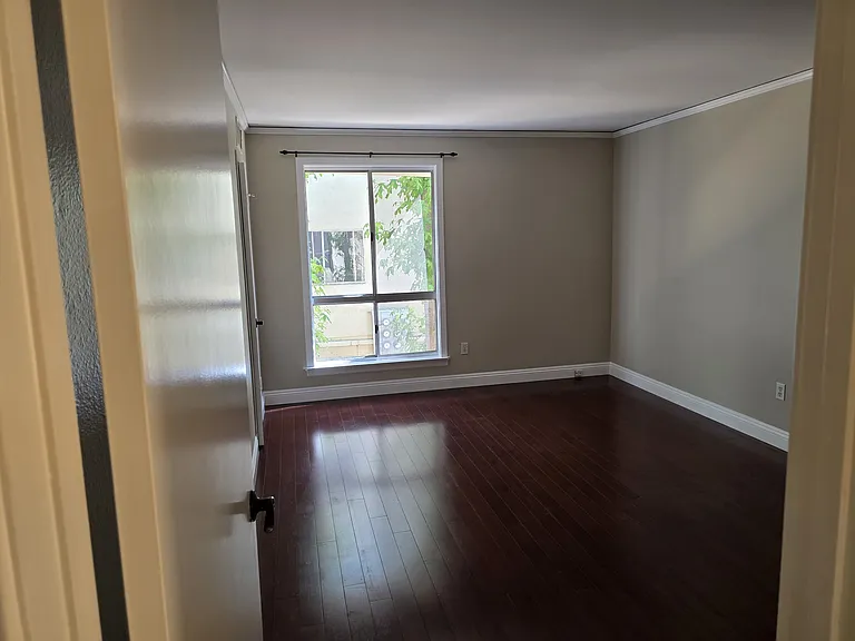 330 S Mentor Ave #107 — Photo 11