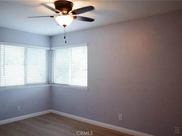 1695 E Avenida De Las Flores — Photo 9