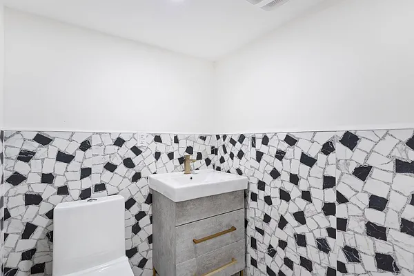 Rented by Reavis | media 7