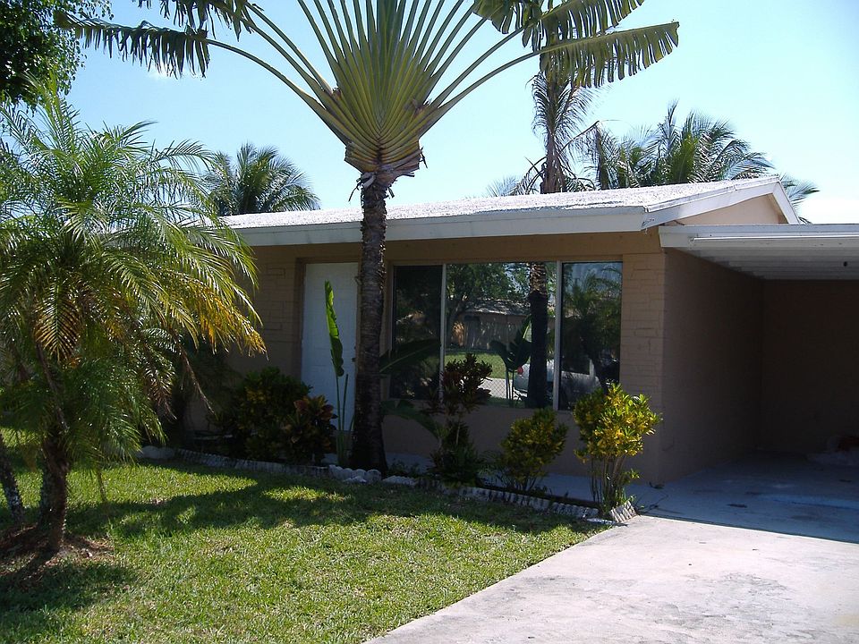 1st image of 4880 SW 41st Ave