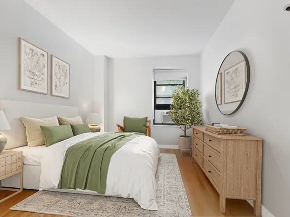 104 West 70th Street image 3 of 6