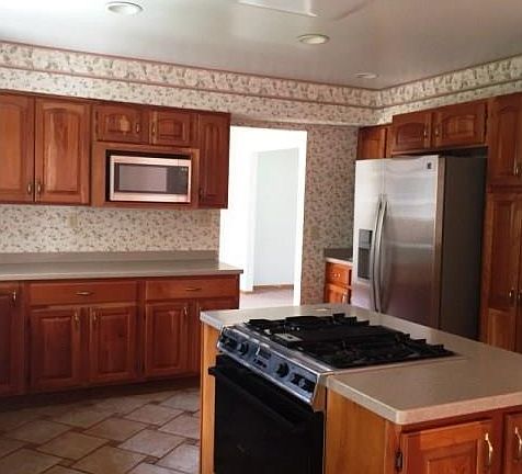 3rd image of 37800 Fox Run Dr