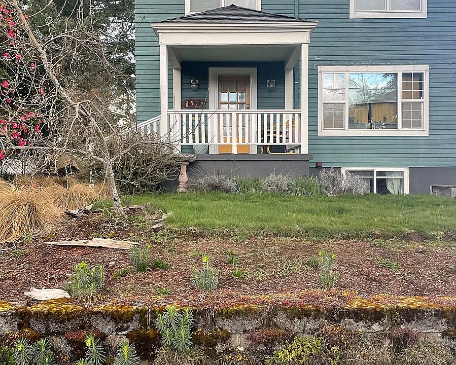 1st image of 8529 SE Alder St