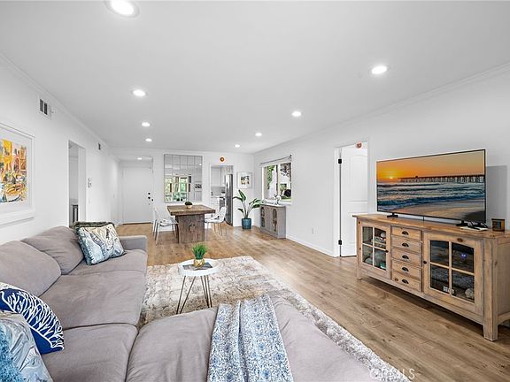 3rd image of 31594 W 9th Dr