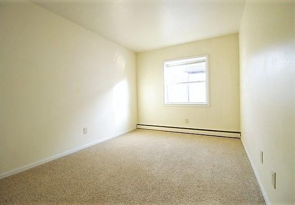 4th image of 2030 N Oakland Ave APT 304