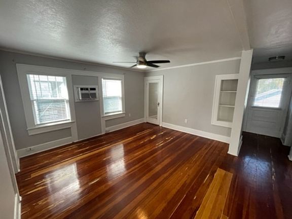 4th image of 330 Grove St N #B