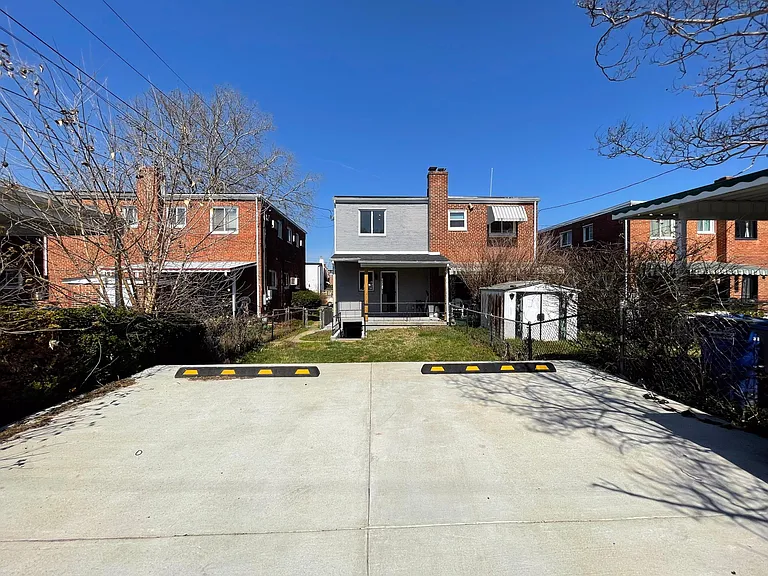 1267 Emerson St NE — Photo 33