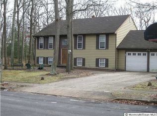 1 Weston Ct, Jackson, NJ 08527