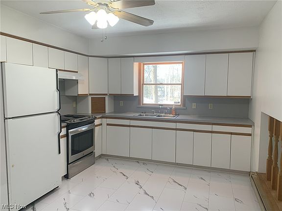 3rd image of 6242 Lincoln Ave