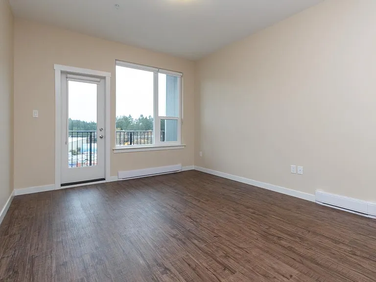 1085 Goldstream Ave — Photo 30