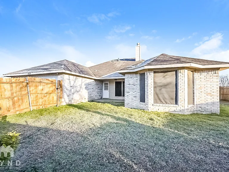 2526 Sunset Dr — Photo 15