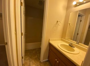 10 Robinhood Rd, Statesboro, GA 30458