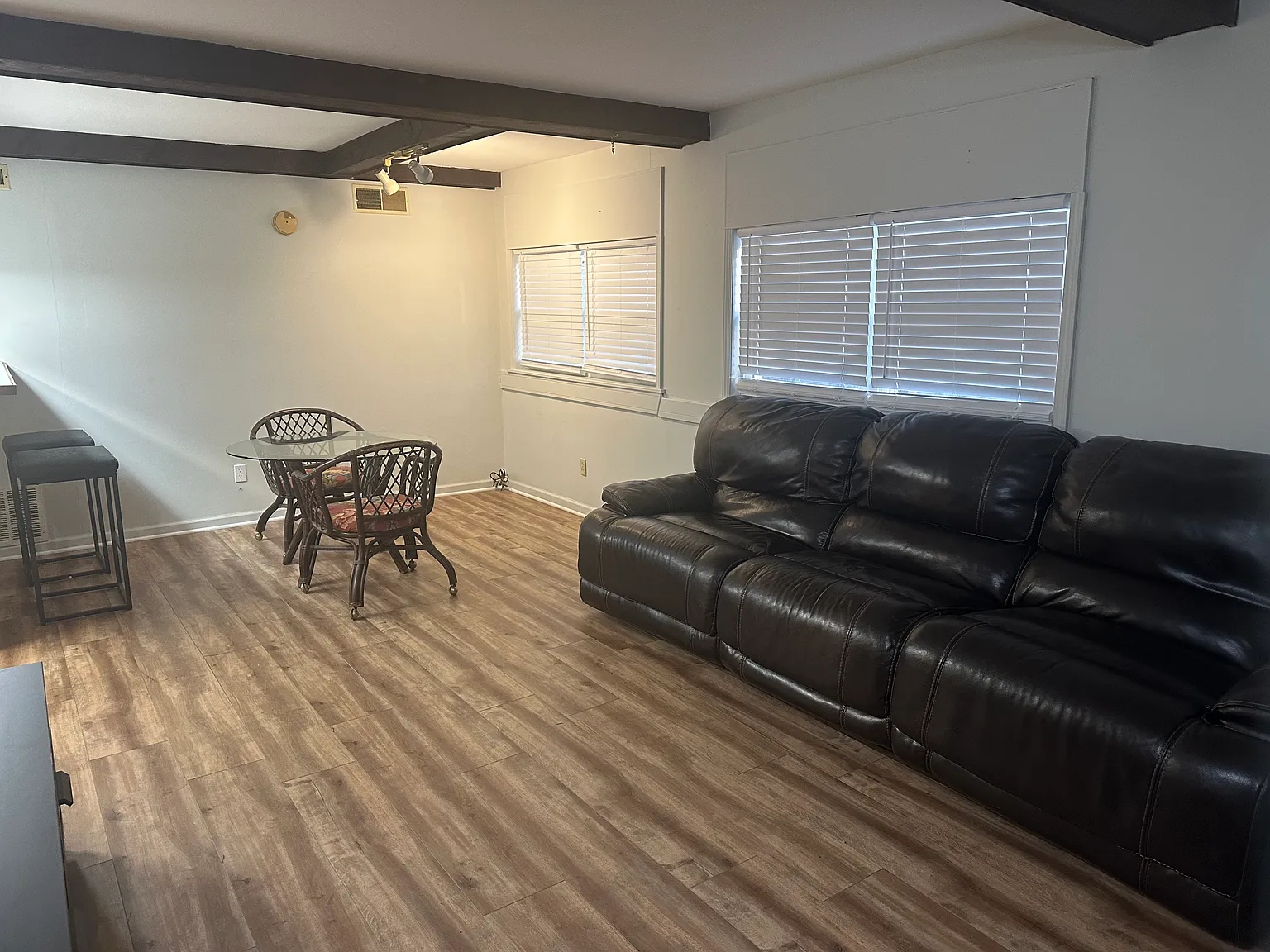 1 bed, 800 sqft, $975 — Photo 1