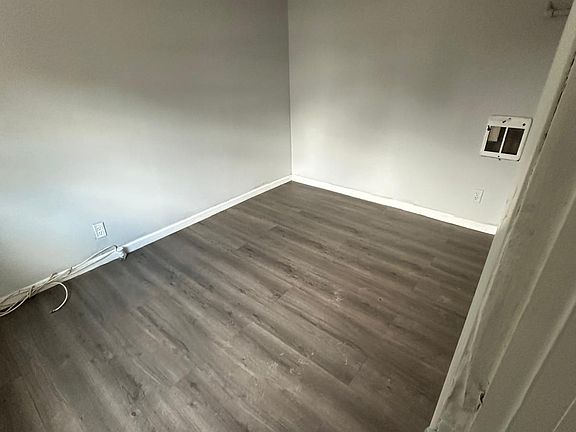5th image of 921 Columbia St Unit E