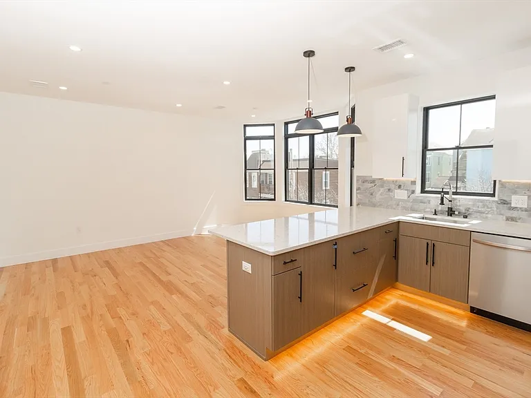 30 Clifton St #30B — Photo 3