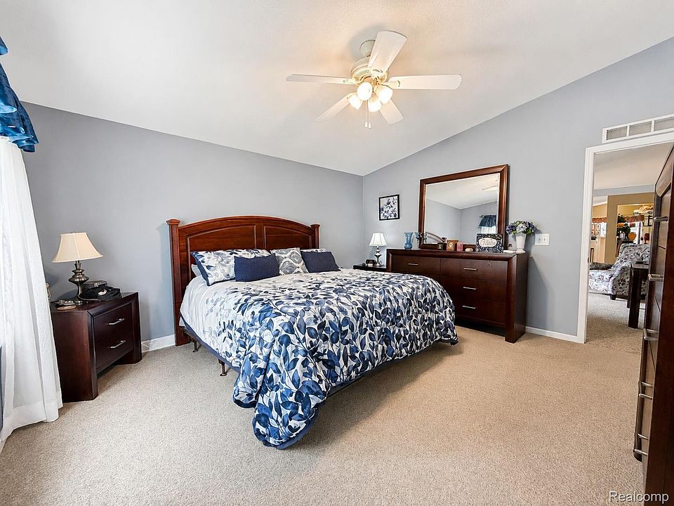 551 Twin Lakes Dr, photo 10