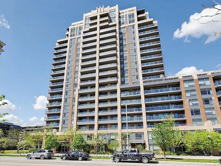 18 Uptown Dr #102 — Photo 2