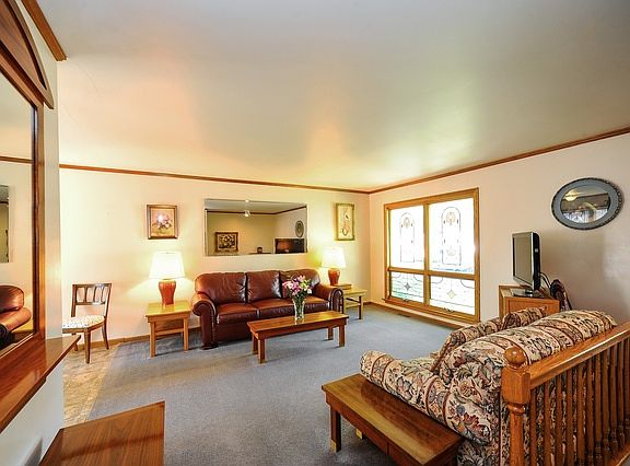 2nd image of 1008 Kenilworth Dr
