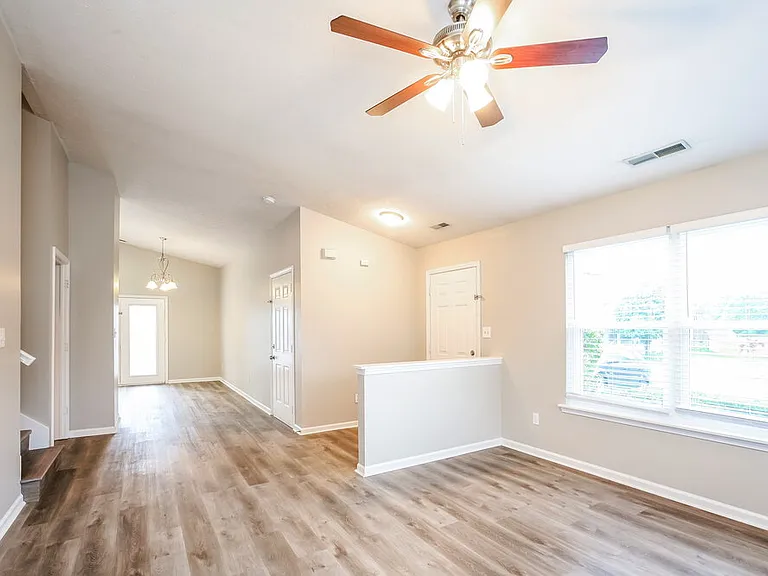 4087 Fairoaks Dr — Photo 6