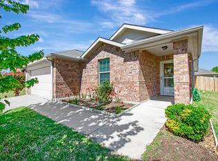 612 Rio Bravo Dr, Haslet, TX 76052