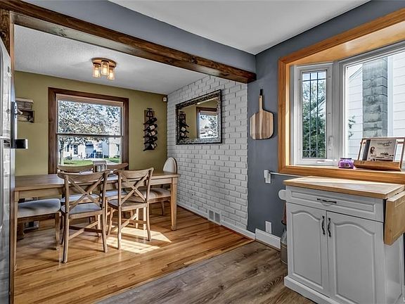 3rd image of 423 Traverse Blvd