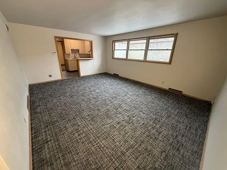 310 W 21st St — Photo 5