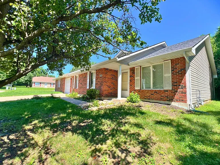 2509 Hollyhock Dr — Photo 3