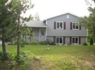 10254 Woodwind Dr, Interlochen, MI 49643