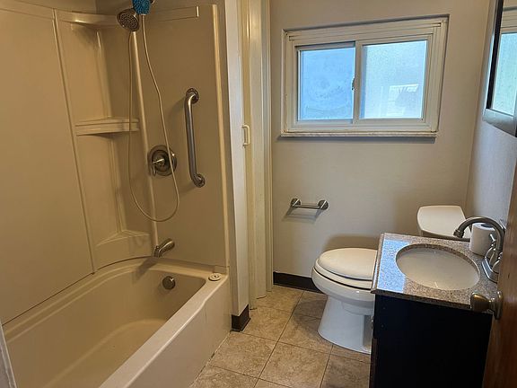 5th image of 647 Dunster St