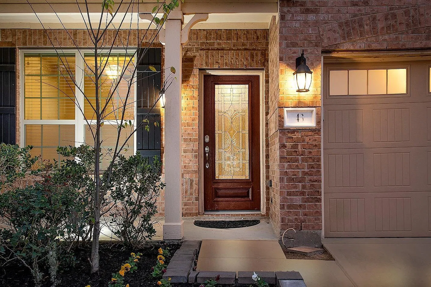 4 bed, 3.5 bath, 2558 sqft, $3,500 — Photo 2
