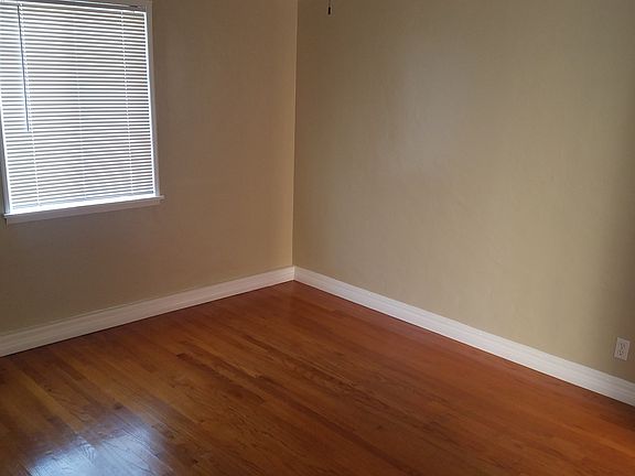 3rd image of 1418 N Orizaba Ave