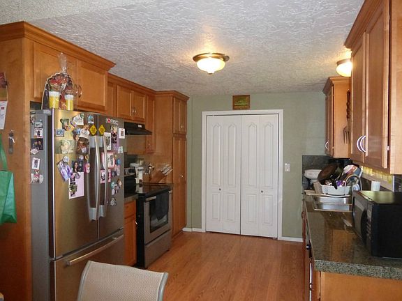 5th image of 8534 Queets Dr NE