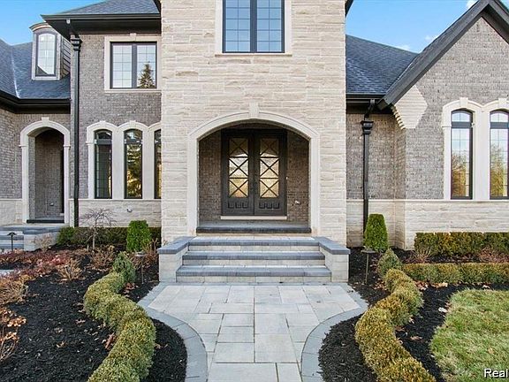 2nd image of 37651 Hidden Valley Ct