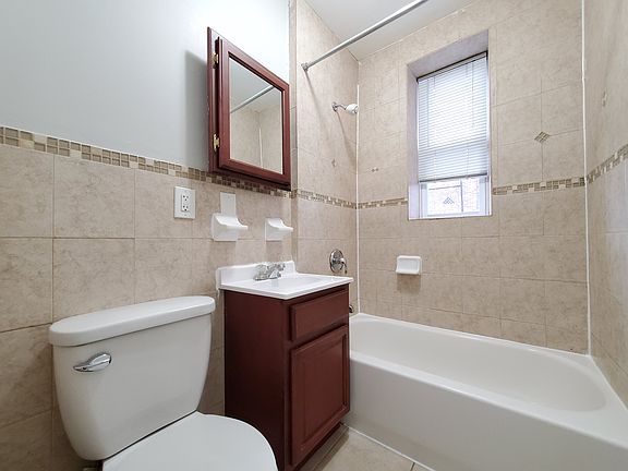 4th image of 1062 W Side Ave #45E